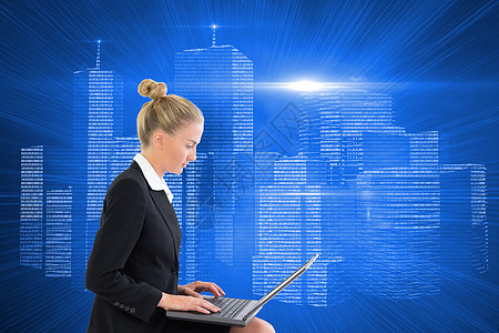 使用笔记本电脑的女商务人士综合图像未来派职业商业景观人士地面女士套装计算机城市图片