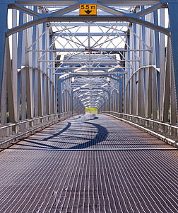 阿拉斯阿拉斯加公路AlCante钢桥基础设施图片