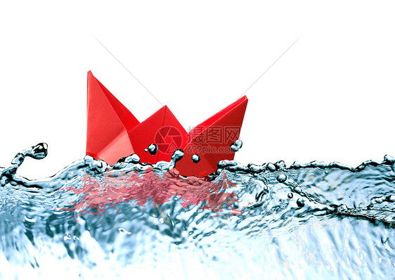红纸船玩具自由折纸水面海浪蓝色红色寂寞航海帆船图片