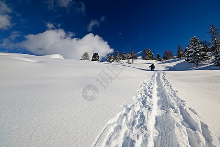 极限欲动冬季徒步旅行自由地区冒险山峰极端勘探冰川成就寂寞地形背景