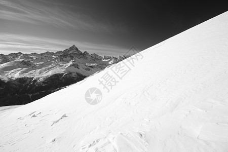 维索山的冬季风景全景冰川勘探山脉滑雪荒野山峰地区岩石冒险图片