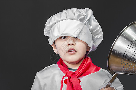 童年 小男孩在厨房准备健康食物 在灰色的厨房里乐趣帽子饮食女孩营养男生厨师午餐女性桌子图片