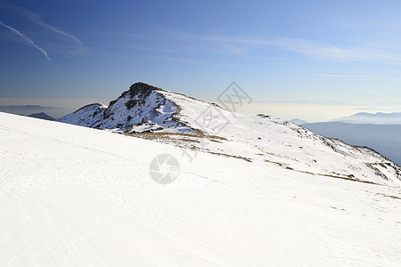 具有超光谱视图的雪坡山峰风景运动荒野雪堆冒险滑雪地区高原全景图片