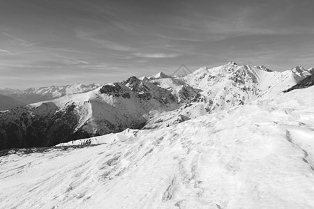 具有超光谱视图的雪坡季节山峰地区全景冒险寂寞滑雪勘探运动冰川图片