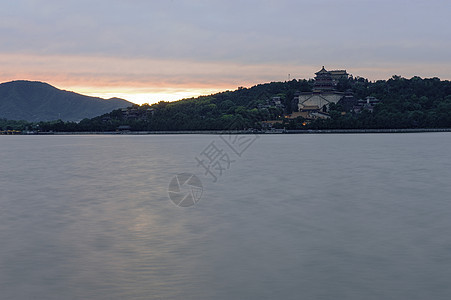 夏日宫殿白色天空旅行风景花园金子历史旅游文化晴天图片