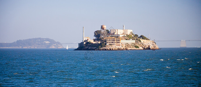 旧金山Alcatraz监狱公园码头历史性旅游吸引力城市海洋岩石爬坡国家图片