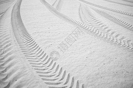 轮胎轨道水平黑与白画幅沙丘海滩弯曲图片