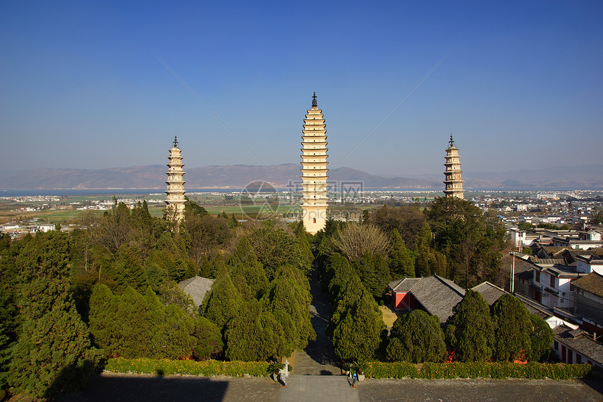 中国云南省达利老城三座佛教寺庙少数民族晴天佛教徒风景艺术旅行爬坡国家地标建筑学图片