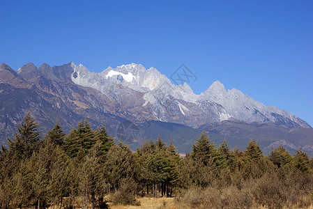 中国云南省里江玉龙雪山 李江石头冰川风景假期冰帽高度全景顶峰旅行荒野图片