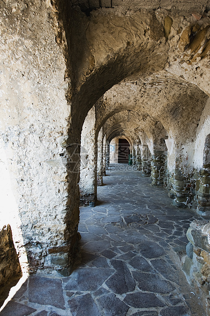 圣玛丽亚德卡斯特利亚贝特柱子时间太阳门廊拱廊石工石头图片