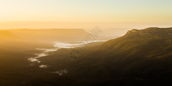 从蓝山澳大利亚的太阳升起旅行绿色地标岩石旅游荒野卡通巴风景顶峰崇高点图片