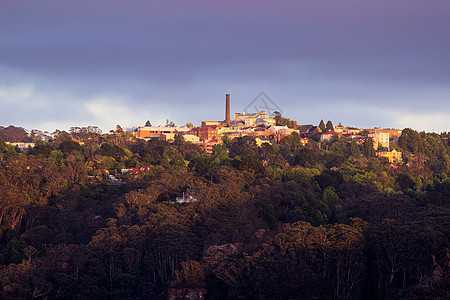 从蓝山澳大利亚的太阳升起风景崇高点顶峰旅游地标场景土地绿色森林岩石图片