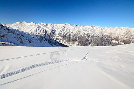 享受粉雪移动成就活动山峰愿望全景运动勘探寂寞冰川高清图片