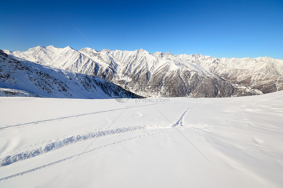 享受粉雪移动成就活动山峰愿望全景运动勘探寂寞冰川图片