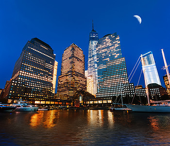 晚上世界金融中心夜幕游艇场景办公室地标建筑学城市景观摩天大楼市中心旅行图片