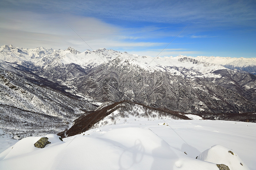 阿尔卑山云逆境天空荒野全景山脉地形勘探自由岩石山峰图片