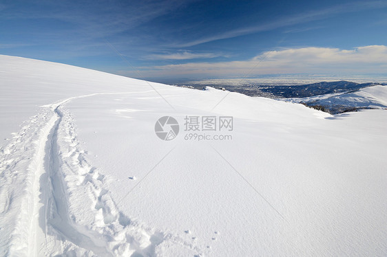 阿尔卑斯山的冬季冒险荒野全景活动季节逆境移动粉雪愿望运动成就图片