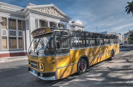 古巴古老公共汽车图片