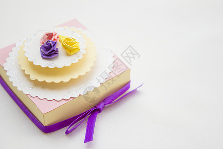 纸玫瑰家庭蛋糕数字手工黄色艺术粉色紫色想像力卡片背景图片