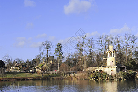 在凡尔赛城堡的公园历史文化旅行建筑学城堡旅游乡村村庄小屋随从图片