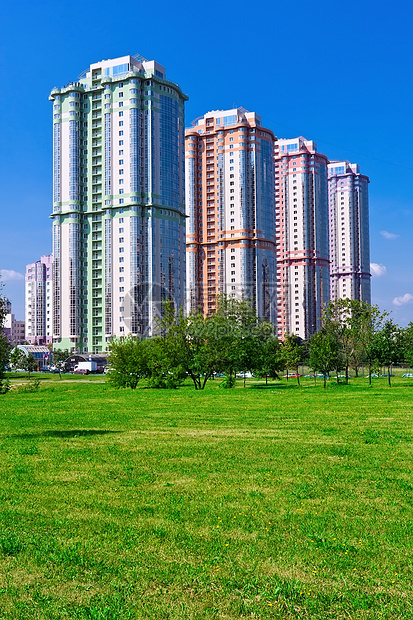 现代公寓楼阳台窗户财产天空生活城市建筑学住宅蓝色建筑图片