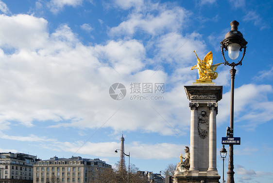 亚历山大三世大桥城市旅游雕塑地标黑色纪念碑建筑学雕像天空街道图片