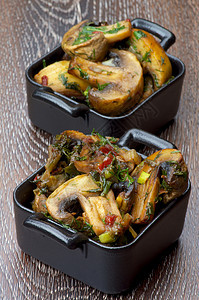 烤蘑菇饮食小吃宏观青菜素食食物食用菌吃饭午餐铸铁图片