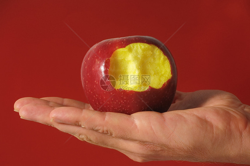 Bitten 红苹果早餐红色饮食水果食物苹果图片
