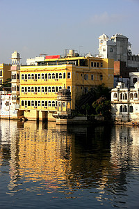 印度拉贾斯坦邦皮乔拉湖和乌代普尔市建筑学旅行建筑正方形孔雀纪念碑景观历史城市地标图片