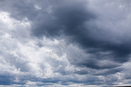 黑暗天空灰色积雨气象黑色气候时间戏剧性飓风环境天气图片