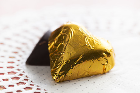 双心乐趣心形食物小吃美食金子巧克力糖果糕点甜点背景图片