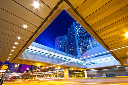 香港现代建筑背景的光线足迹 在香港交通天际速度车辆辉光城市蓝色戏剧性地标汽车图片