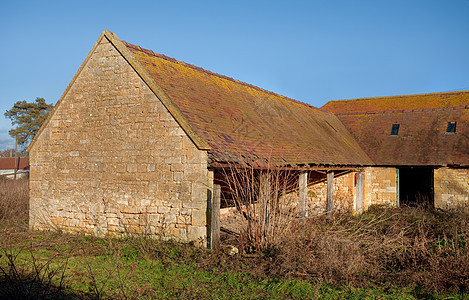 古科茨狼谷仓失修废墟石头农家院建筑白话马匹奶牛庇护所英语图片