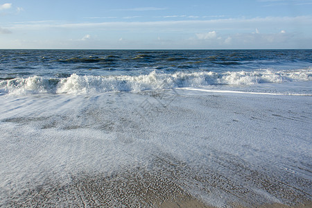 北海海滩海岸蓝色天气海景海浪旅游场景地平线风景季节图片