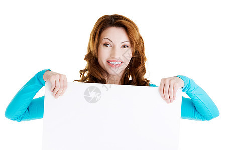 带空白板的快乐女人横幅展示卡片女孩推介会木板公告招牌管理人员空白图片