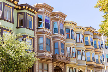 加利福尼亚州旧金山维多利亚市的住宅蓝色街道房屋正方形中心市中心天际地标风格古董图片
