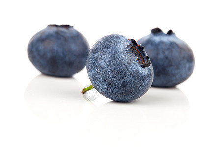 白色背景上孤立的新鲜蓝莓新星群小吃浆果馅饼营养森林蓝色甜点宏观饮食团体图片