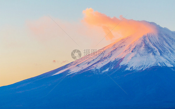 日落时日本藤山图片