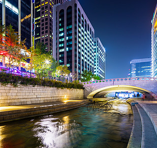 首尔的溪流景观场景水路建筑正方形风景喷泉商业瀑布广场图片