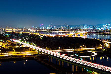 晚上首尔天际通道日落办公室踪迹天空交通景观住宅圣水场景图片