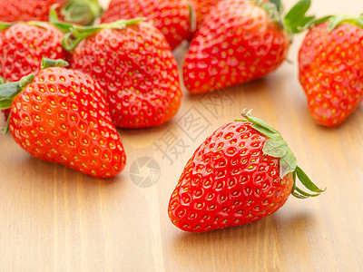 甜甜草莓组图片