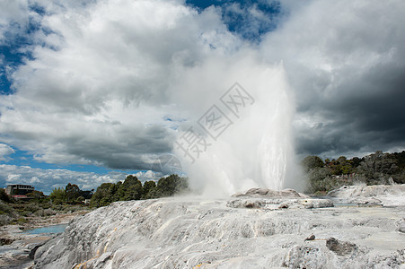 Pohutu和威尔士王子喷泉蒸汽火山天空岩石沸腾白色力量旅游风景地热图片