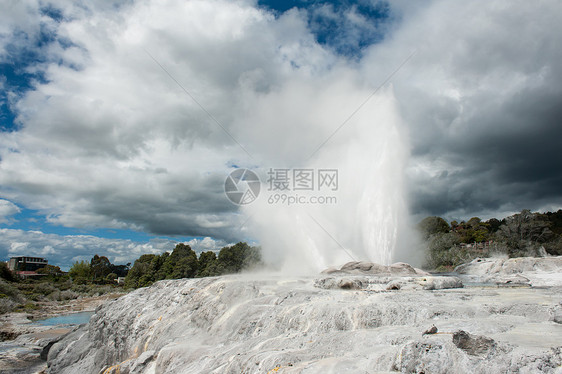Pohutu和威尔士王子喷泉蒸汽火山天空岩石沸腾白色力量旅游风景地热图片
