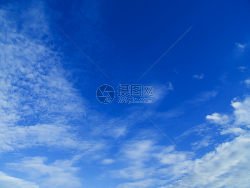 蓝天空和白云蓝天天空多云天气白色柔软度阳光天蓝色气候蓝色图片