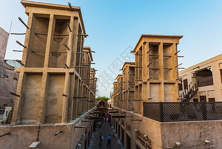迪拜旧街的阿拉伯街道旅行历史性场景历史街道窗户建筑隧道脚步楼梯图片