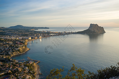 Calpe 算数阳光支撑海洋晴天观点水平海岸高角度背景图片