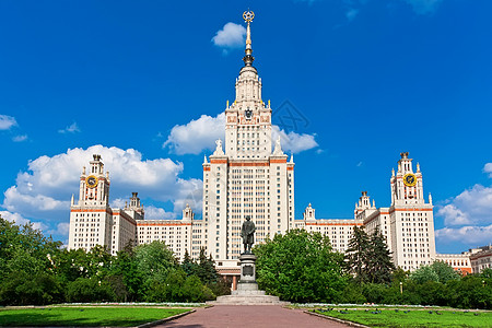 莫斯科国立大学建筑建筑学尖塔科学蓝色天空母校联盟摩天大楼大学背景图片