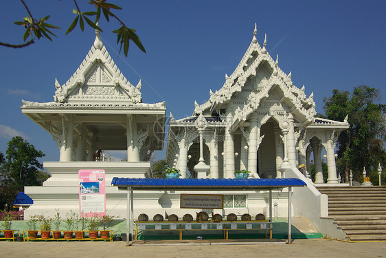 泰国克拉比镇橙子寺庙叶子公园入口宝塔建筑学宗教天空城市图片