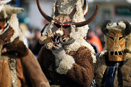 Kukeri 面具国家舞会传统风俗戏服图片