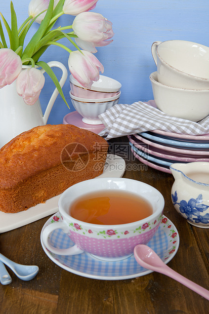 茶和蛋糕餐巾杯子花朵粉色咖啡蓝色生日盘子时间茶壶图片